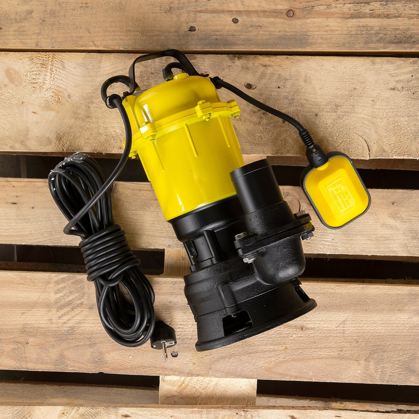 eGOSPODARi.ro % Pompa de apa submersibila cu flotor Liderman- Maxima-WQD-1.1, 1.1 Kw, 250l/min, inaltime refulare 17m